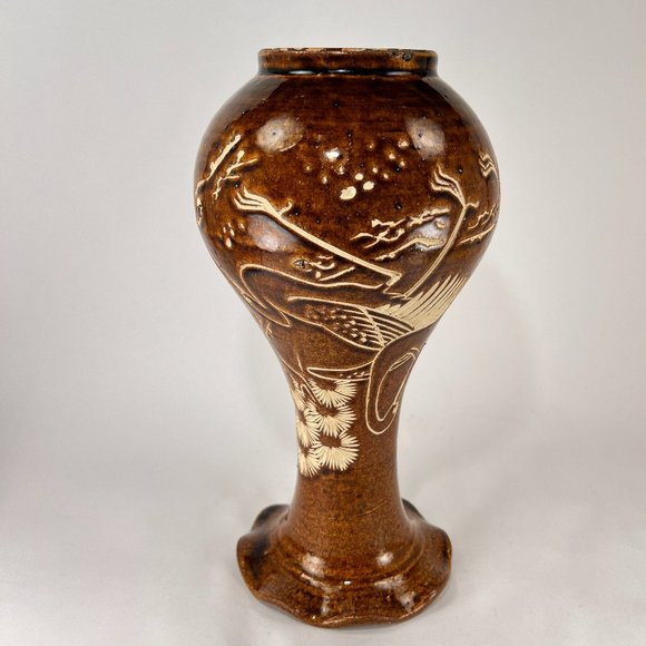 Sarawak Vase Clay Pottery Carved Crane Bird Glazed Brown Cream Ruffle Folk Art - Picture 10 of 13